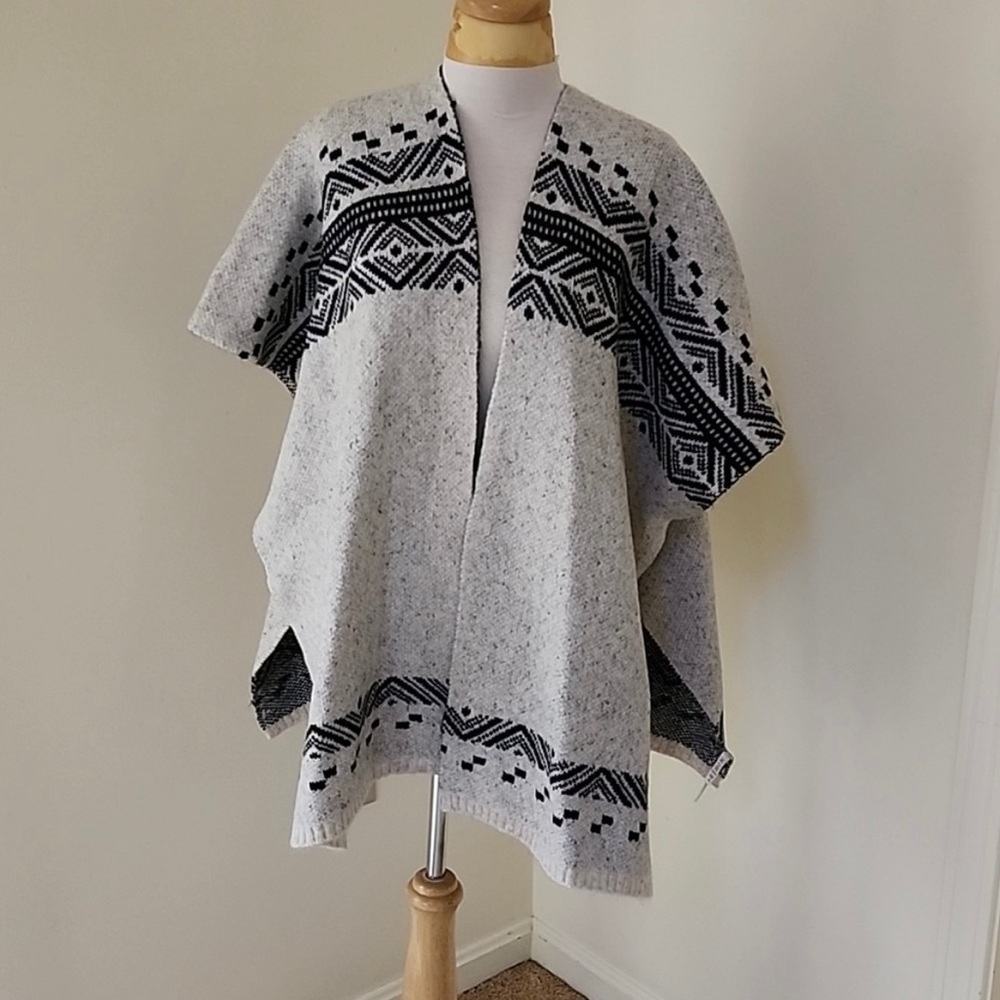 NWT! LOFT light grey with black size M/L oversized open cardigan